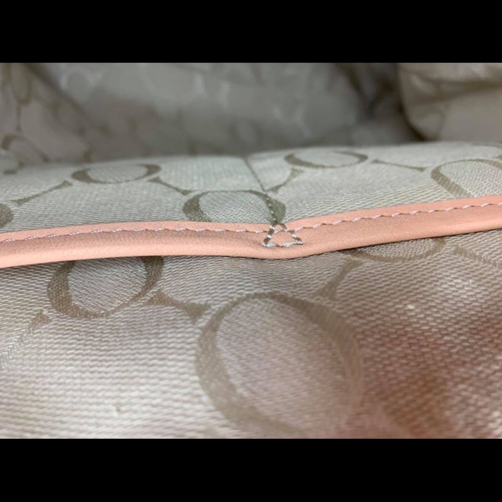 Croton tote leather handbag. Near new - Picture 7 of 8